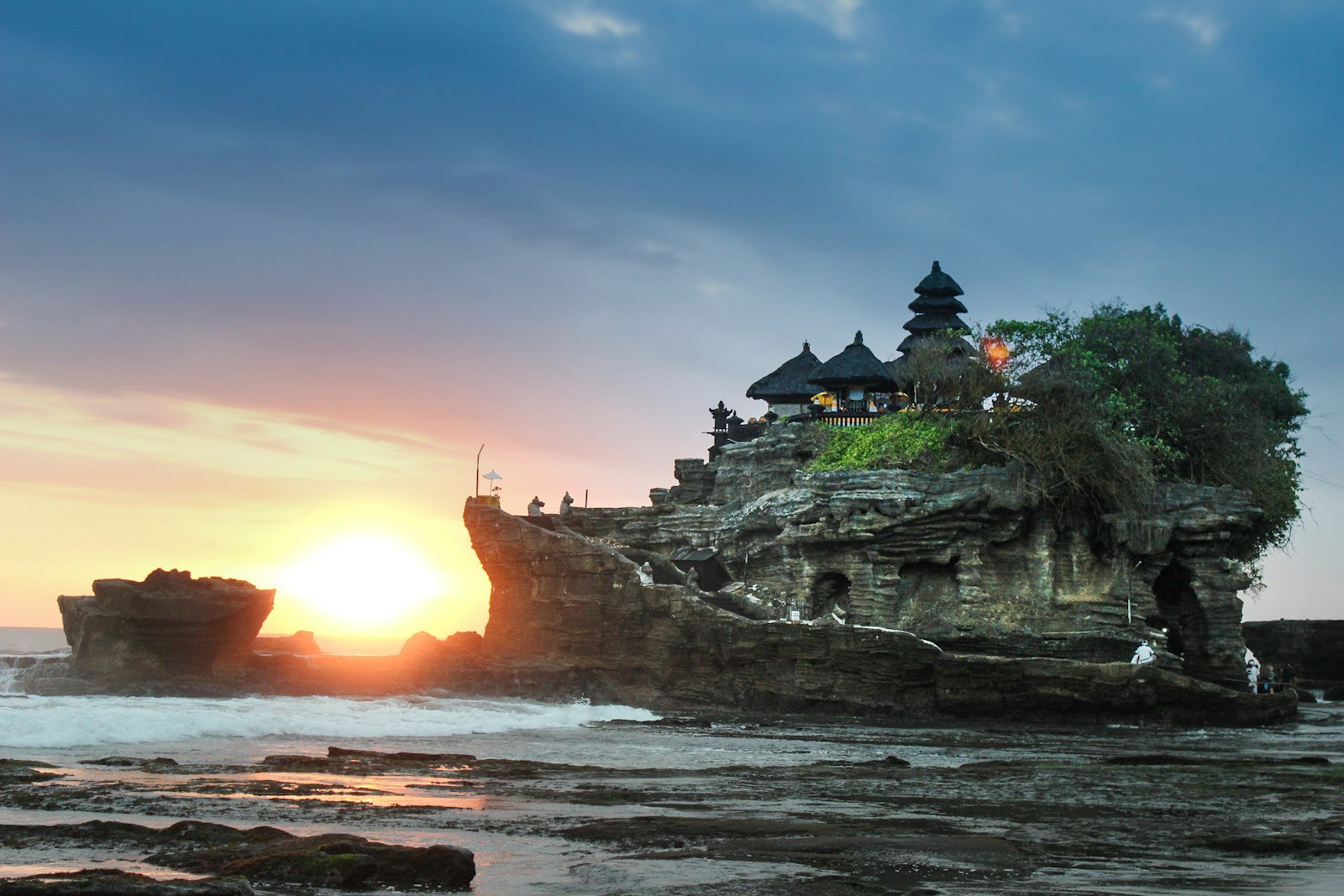 Bali Honeymoon Retreat — Temples, Cliffs & Candlelight photo 3