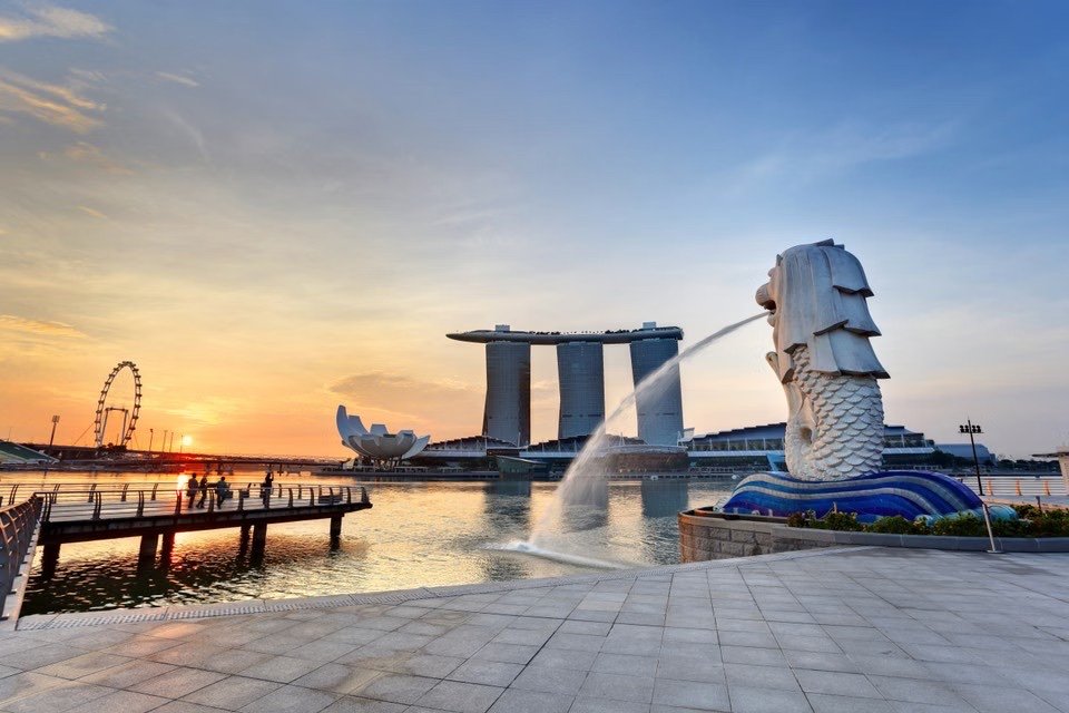 Enchanting Singapore — City Lights & Sentosa